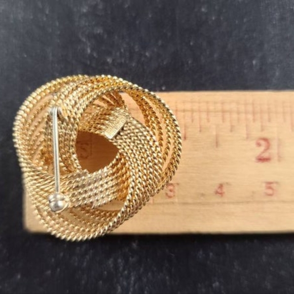 Winard 12K G.F. Entwined Rope Brooch - Picture 9 of 10